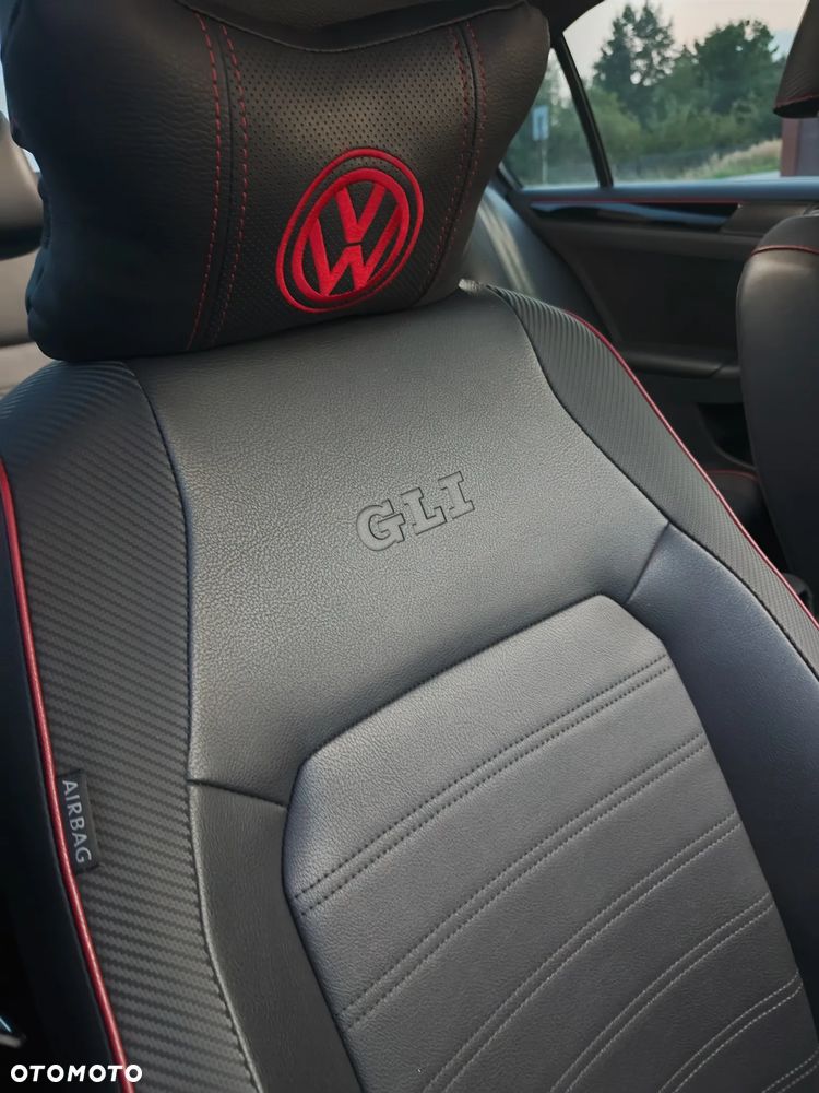 Volkswagen Jetta - 22