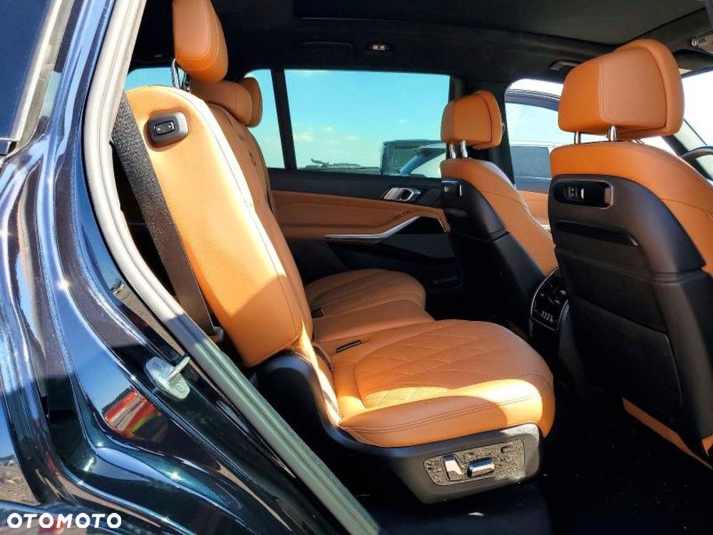 BMW X7 - 10