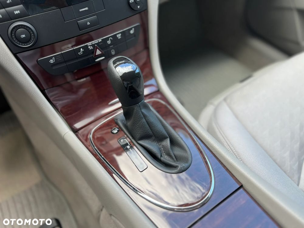 Mercedes-Benz Klasa E - 18