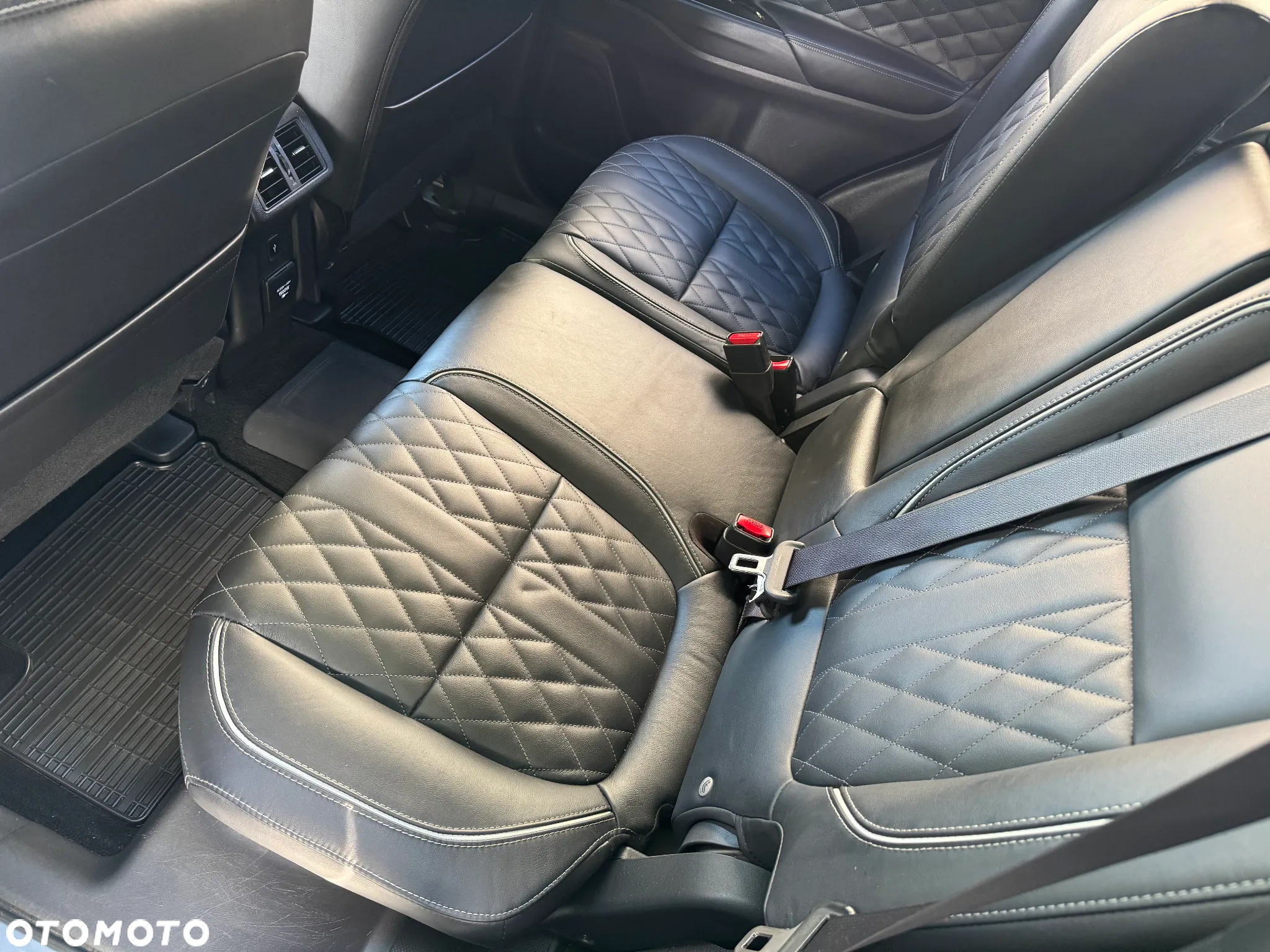 Mitsubishi Outlander - 27
