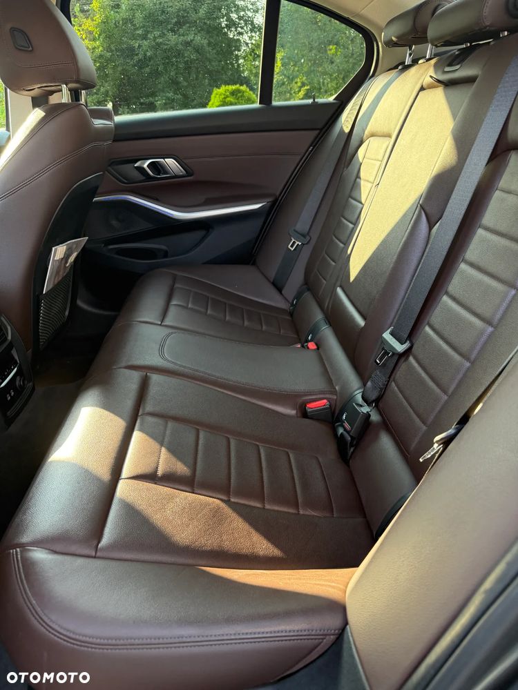 BMW Seria 3 320d Sport Line - 8