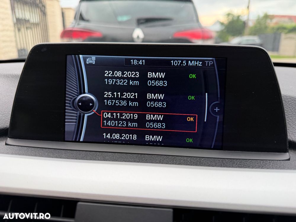 BMW Seria 3 318d Aut. - 15