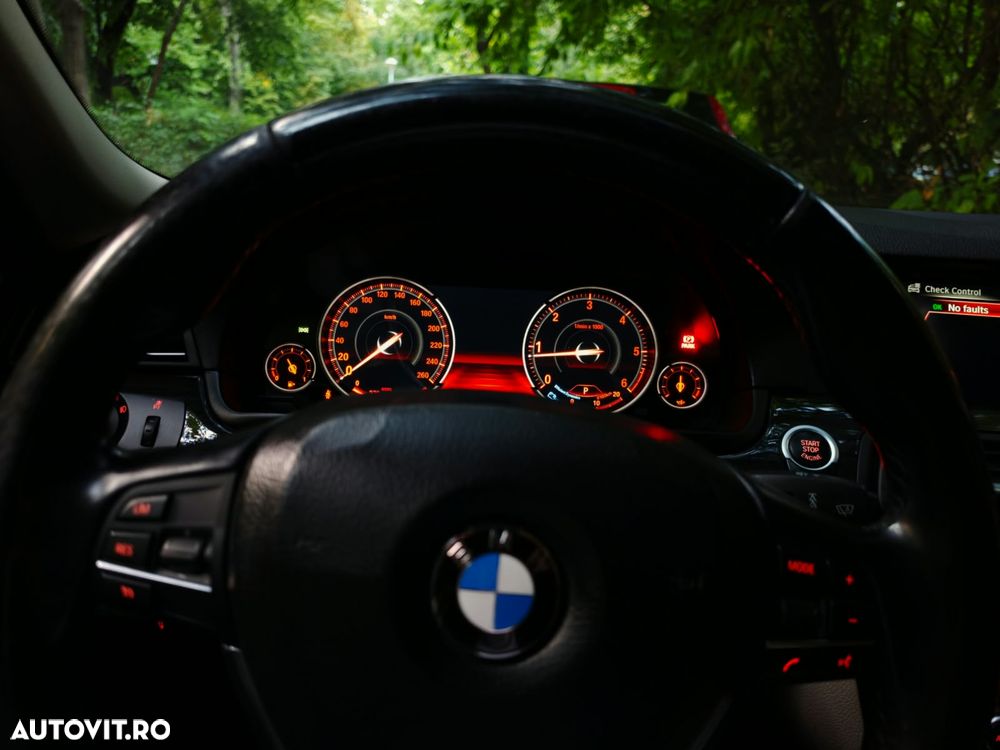 BMW Seria 5 520d xDrive AT - 16