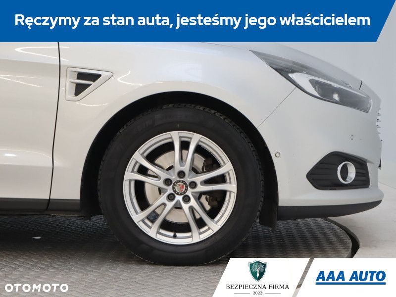 Ford S-Max - 17