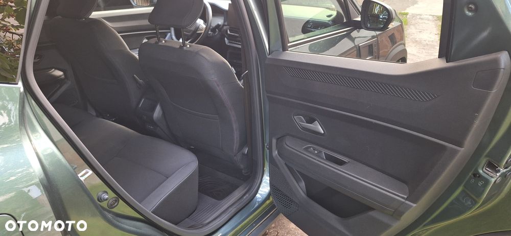 Dacia Duster 1.6 Full Hybrid 140 Journey MMT - 32