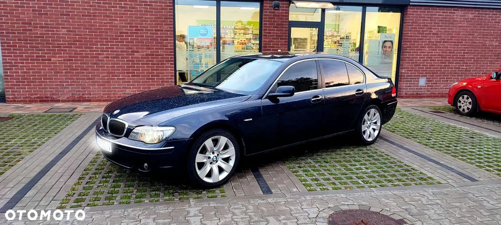 BMW Seria 7 750i - 4