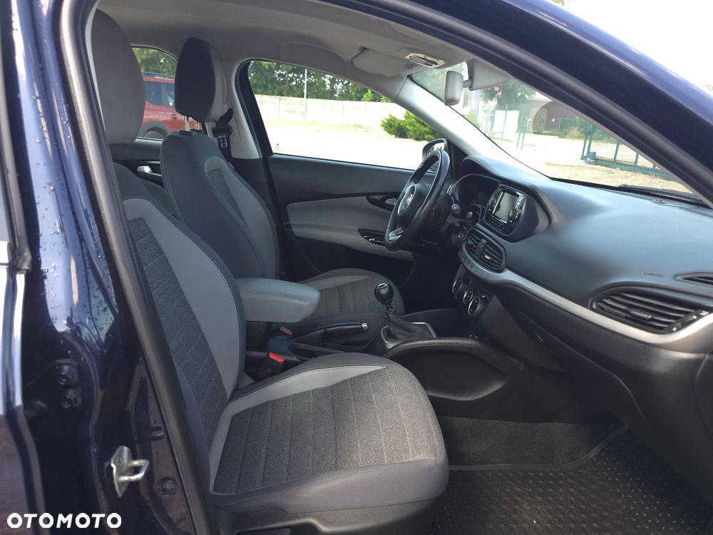 Fiat Tipo 1.6 MultiJet 16v Lounge - 15