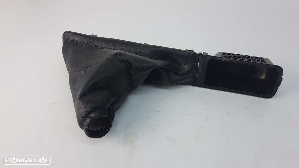 EMBELIZADOR FORD FIESTA (CE1) TITANIUM - 1