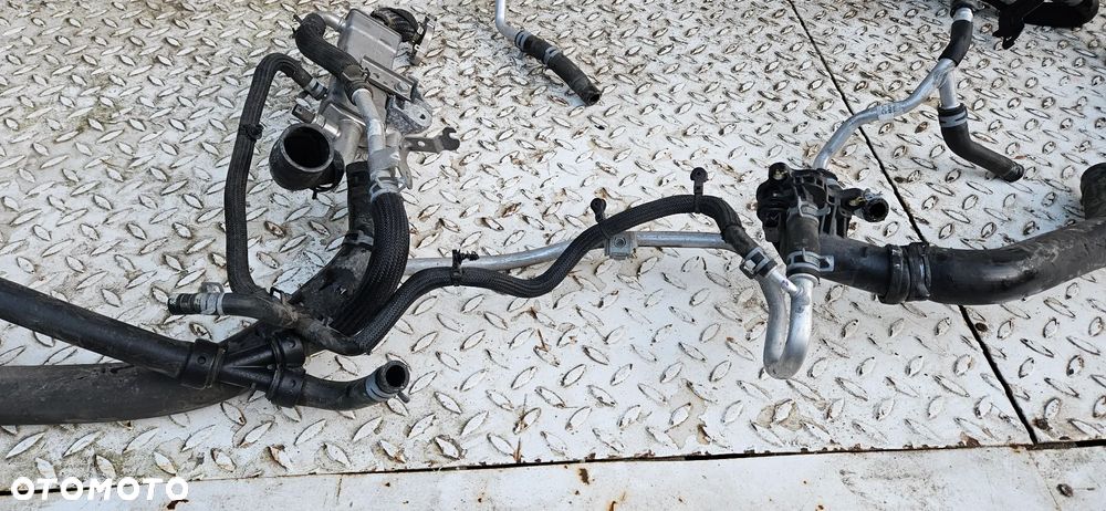 Dodge Durango III LIFT 2017- 3.6 V6 Przewód wody z całego silnika do skrzyni  Rura Wąż Magistrala wody Chłodnica spalin EGR 05281255AI Dodatkowa pompka wody 68252075AB Podstawa filtra oleju chłodniczka 6790424411 - 4