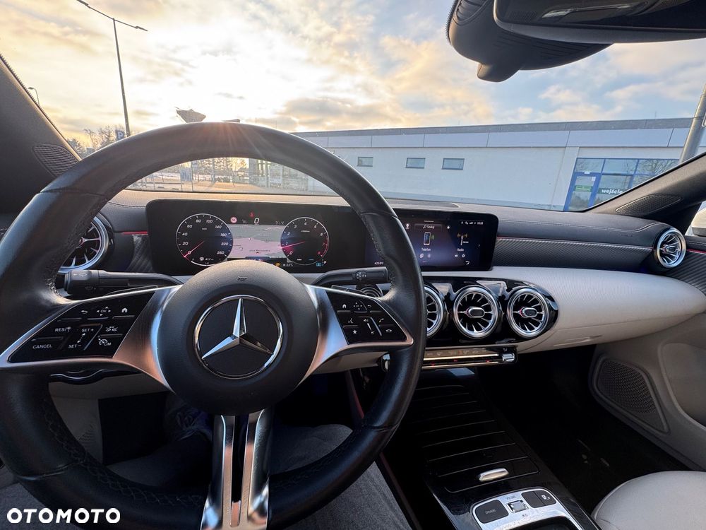 Mercedes-Benz CLA 180 mHEV 7G-DCT - 21