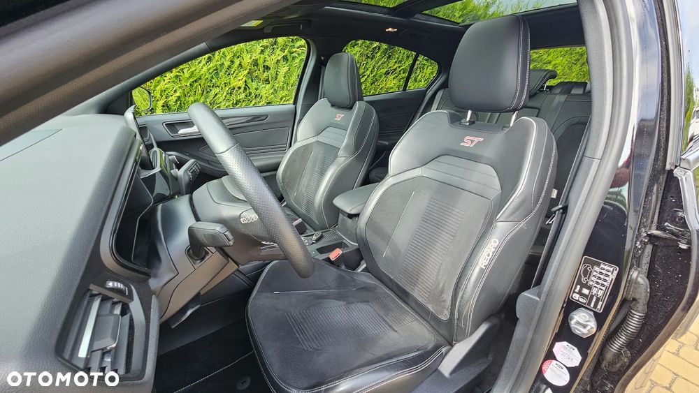 Ford Focus 2.0 EcoBlue ST-3 - 9