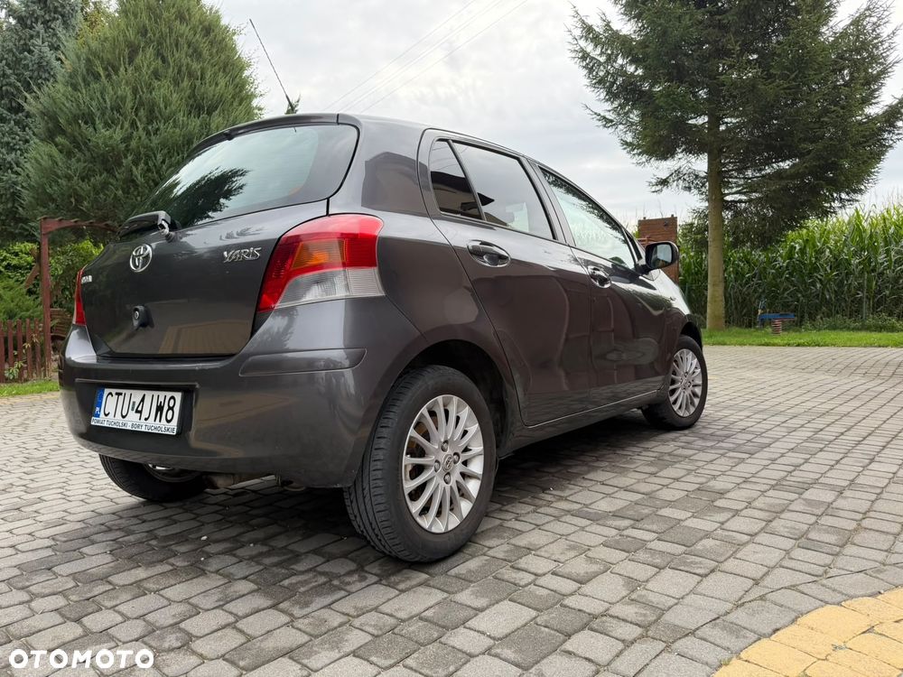 Toyota Yaris - 4