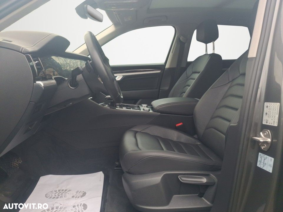 Volkswagen Touareg - 9