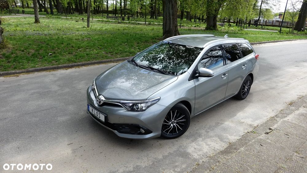 Toyota Auris - 1