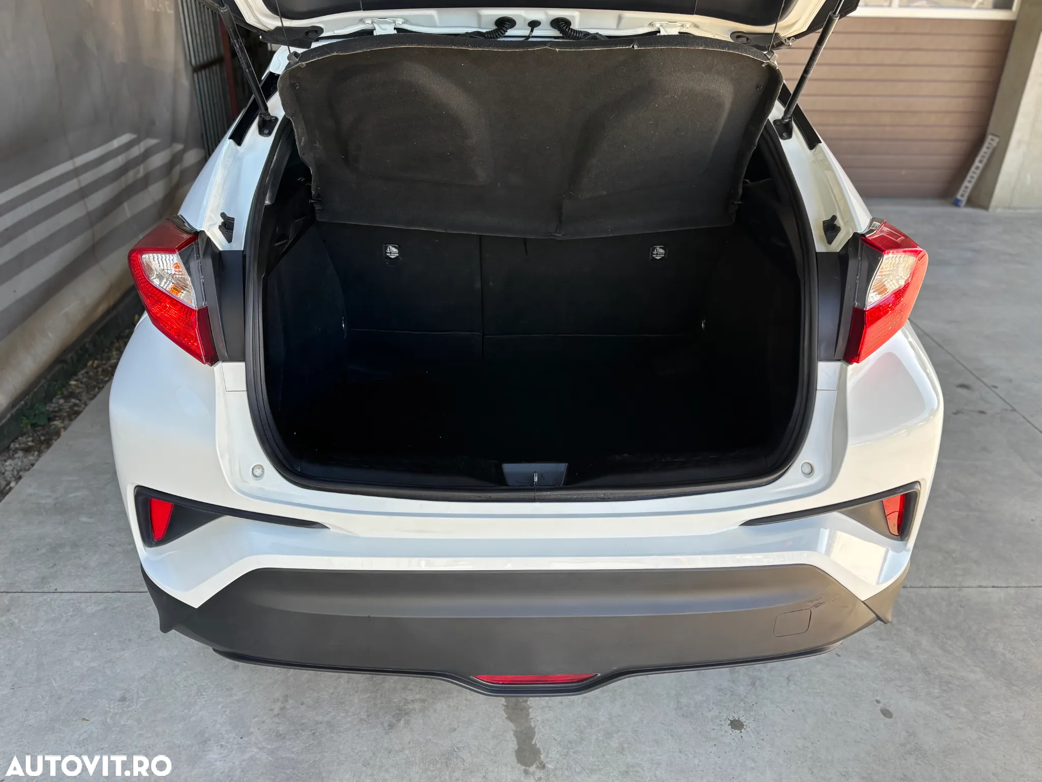 Toyota C-HR Hybrid Business-Edition - 9