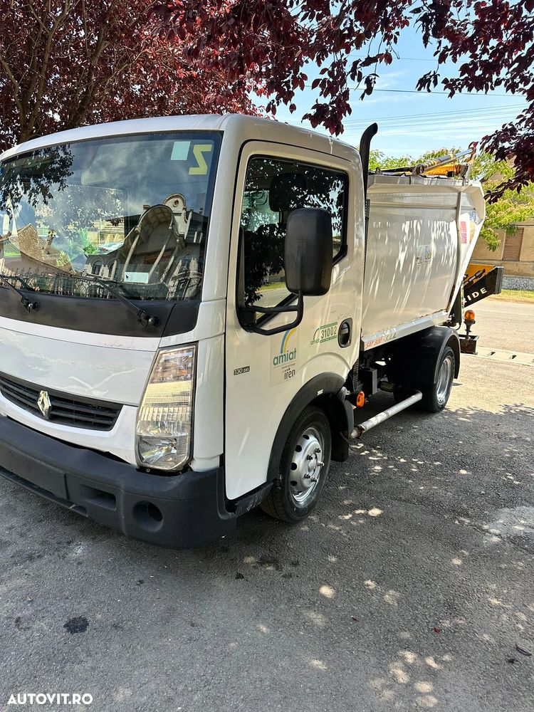 Renault Maxity - 1