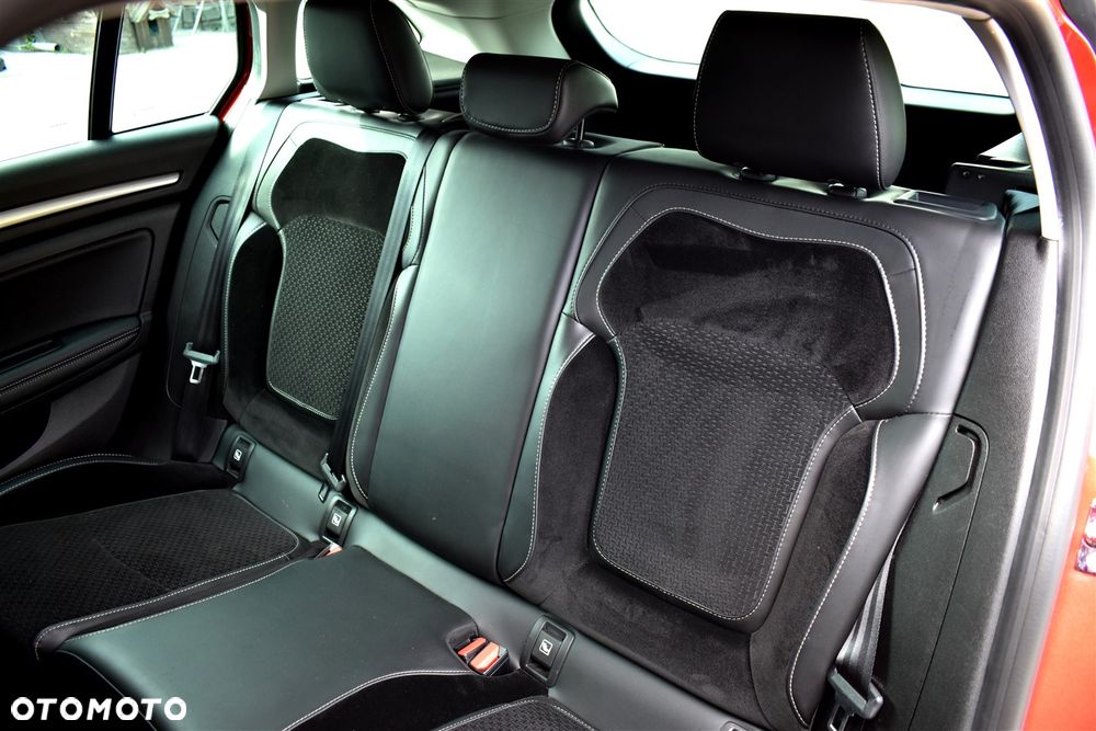 Renault Megane ENERGY TCe 130 EDC BOSE EDITION - 16