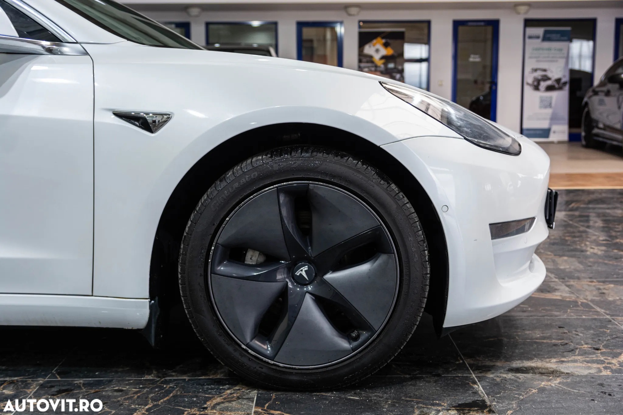 Tesla Model 3 Long Range - 9