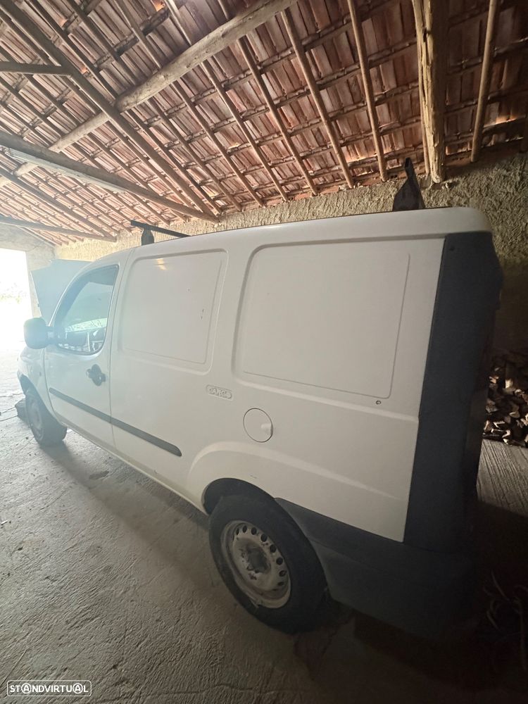 Fiat Doblo 1.9 JTD HLX - 2