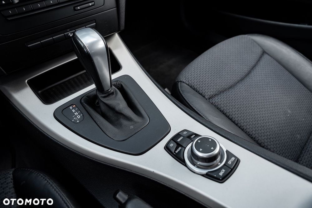 BMW Seria 3 320d xDrive DPF - 39