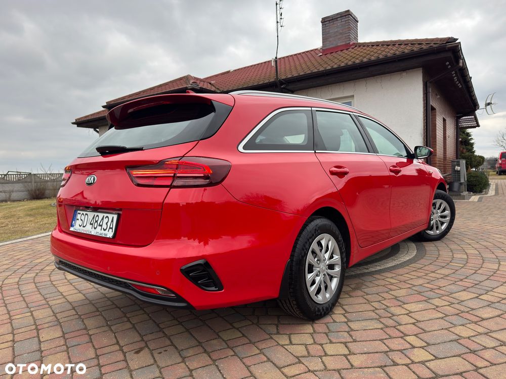Kia Ceed - 8