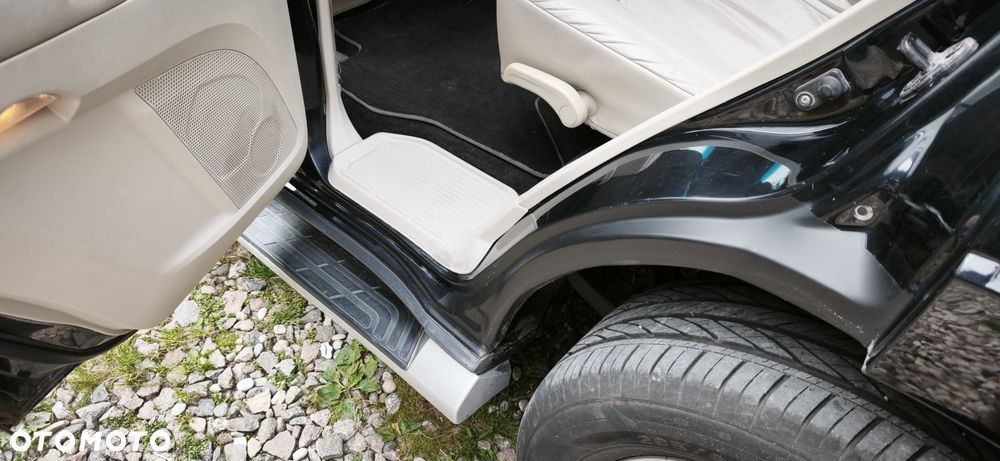 Mitsubishi Pajero - 6
