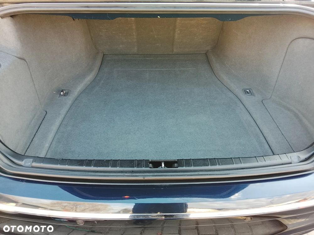 BMW Seria 7 750i - 16