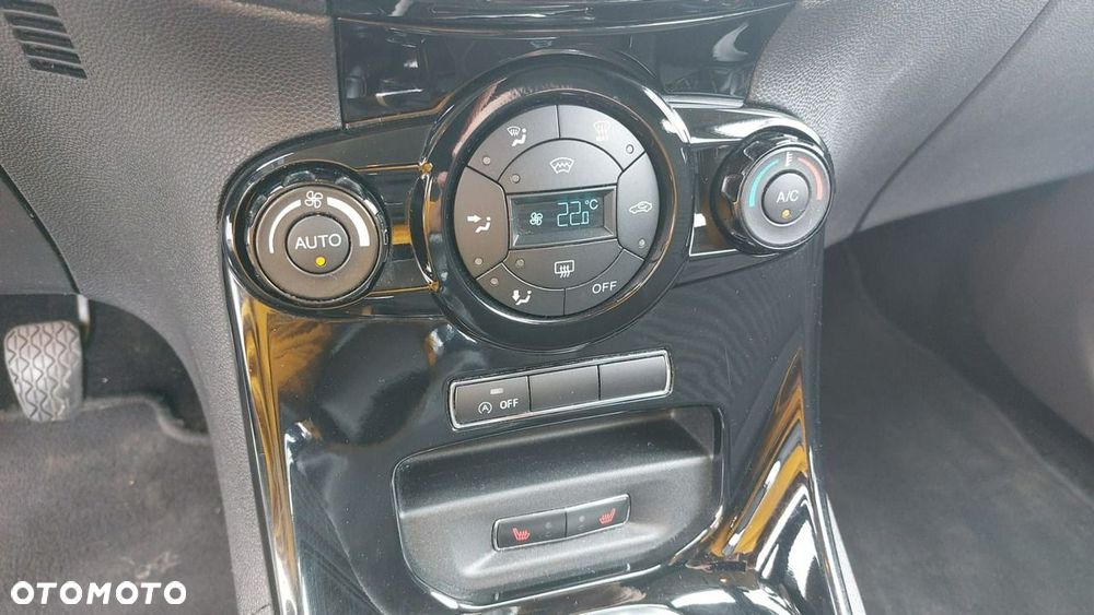 Ford Fiesta 1.0 EcoBoost STart-Stop Titanium - 17