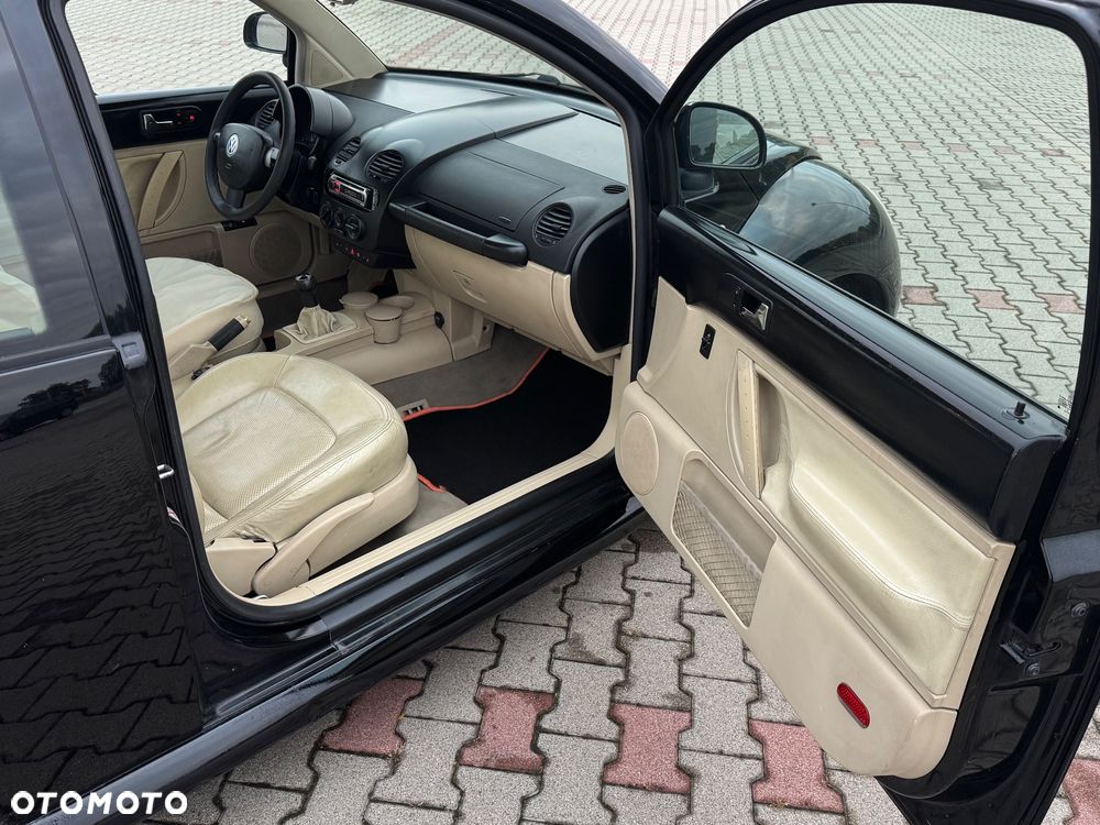 Volkswagen New Beetle - 12