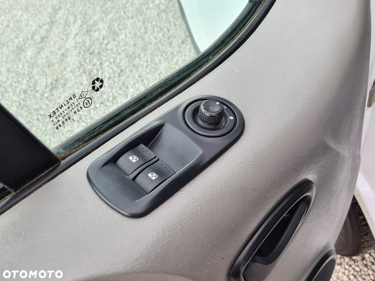 Renault Trafic - 12