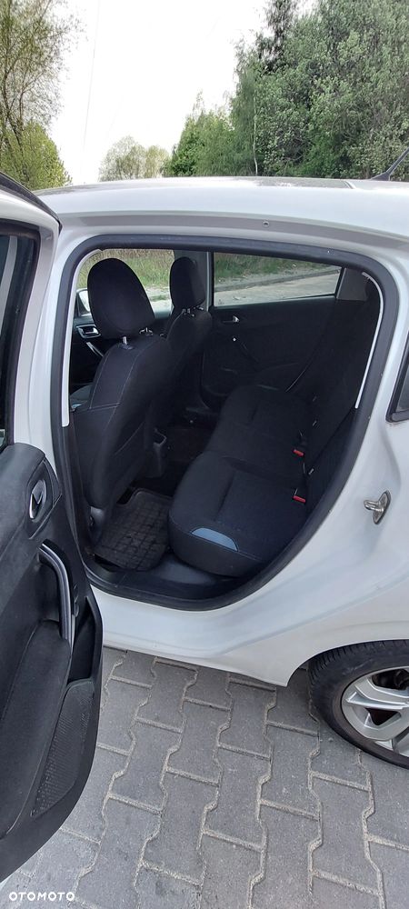 Peugeot 208 - 6
