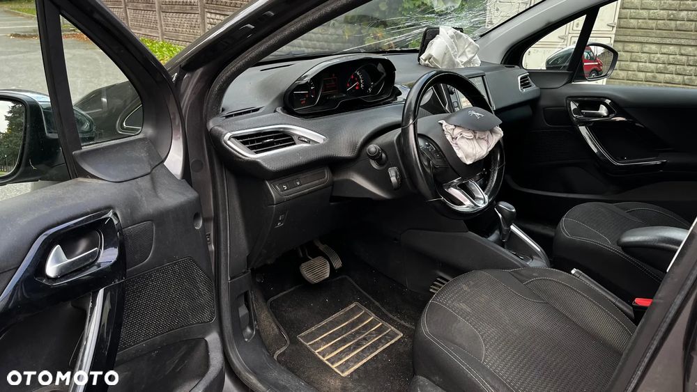 Peugeot 208 PureTech 110 Stop & Start EAT6 Allure - 8