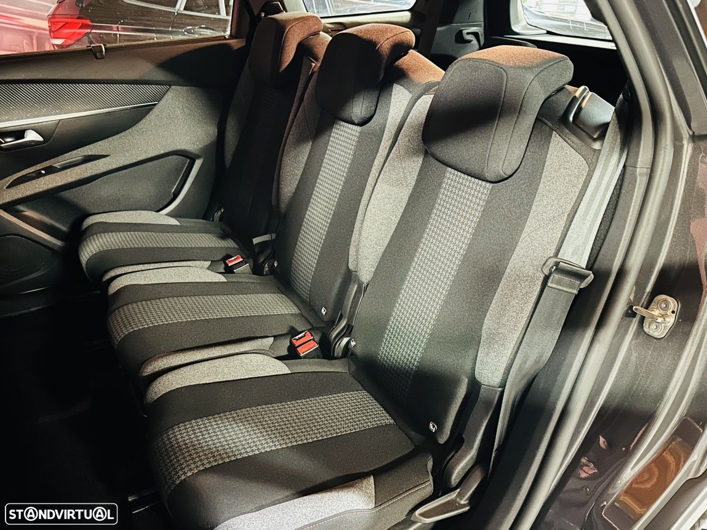 Peugeot 5008 1.2 PureTech Allure EAT8 - 7