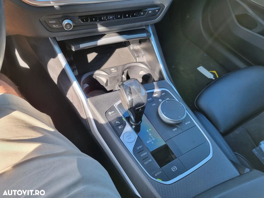 BMW Seria 3 330e Aut. M Sport - 6