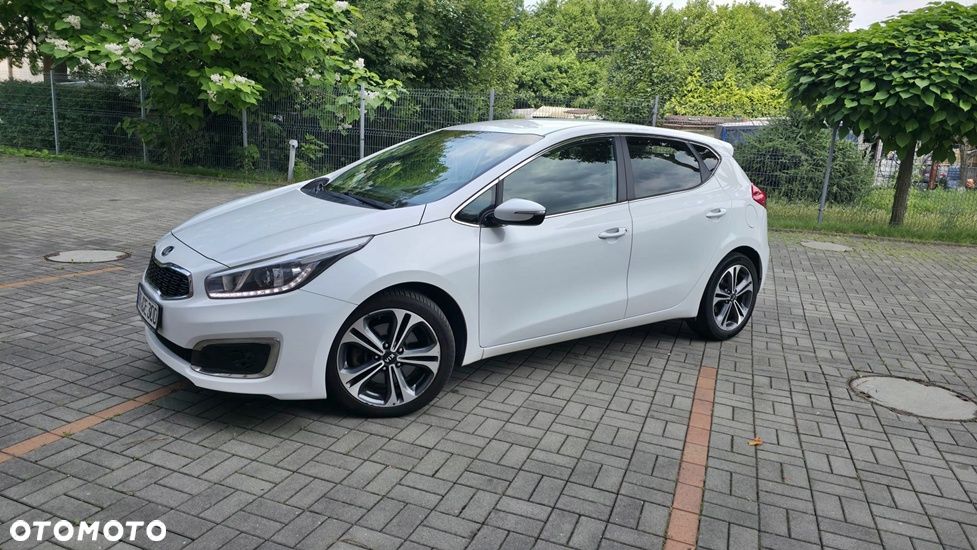 Kia Ceed 1.6 CRDi 136 ISG Spirit - 3
