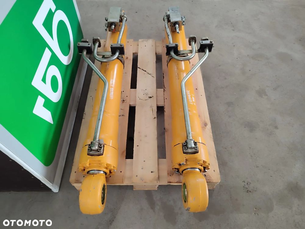 Siłownik hydrauliczny   9284408  Liebherr A 900 C - 4