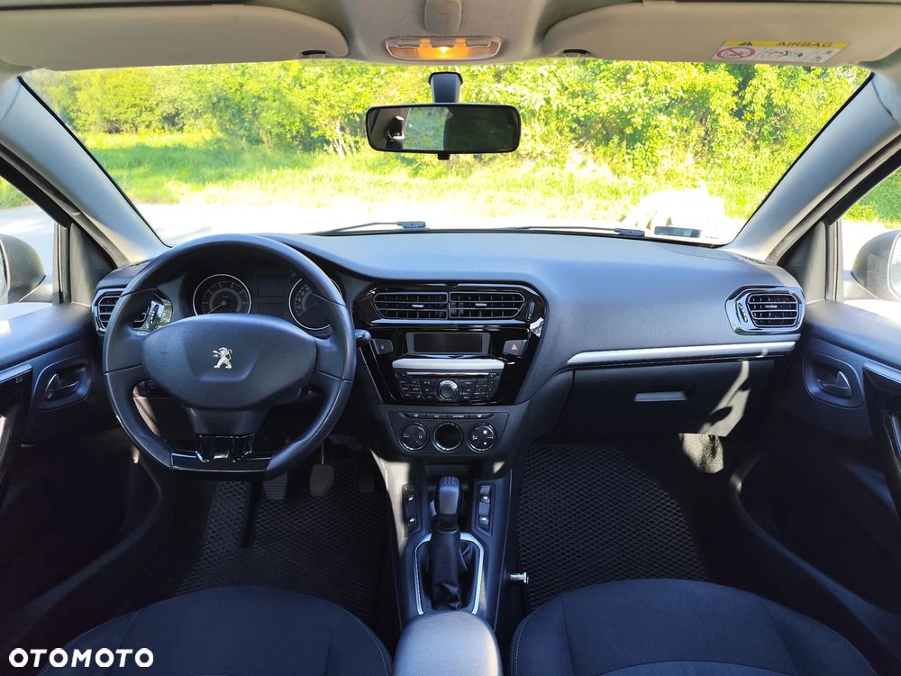 Peugeot 301 1.6 VTi Allure - 26