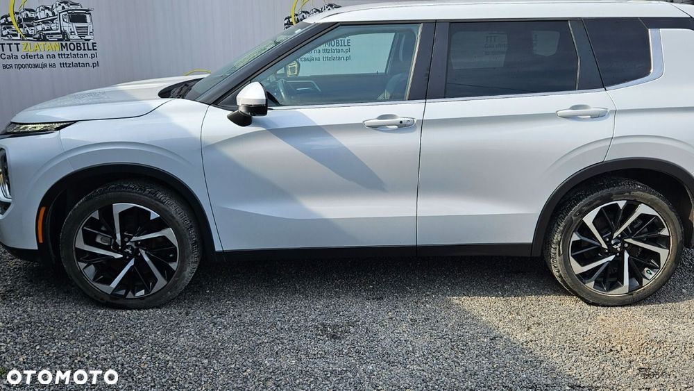 Mitsubishi Outlander - 21