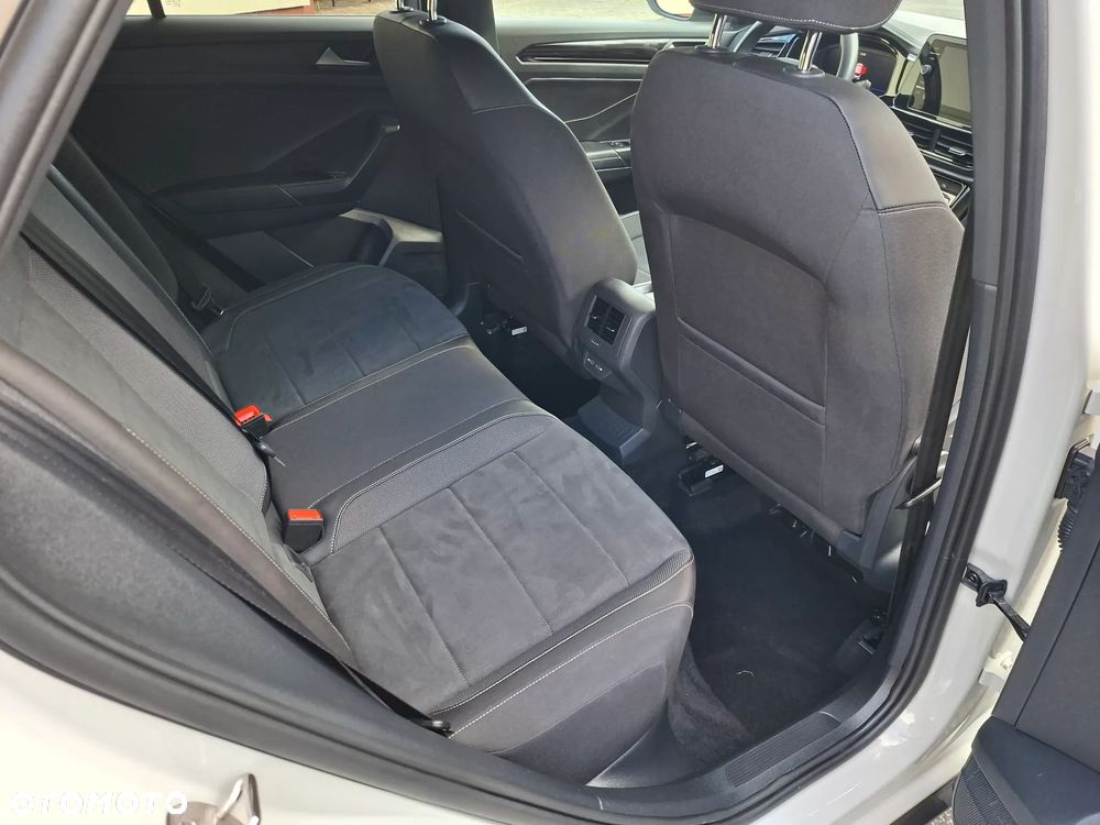 Volkswagen T-Roc 1.5 TSI Life Plus DSG - 23
