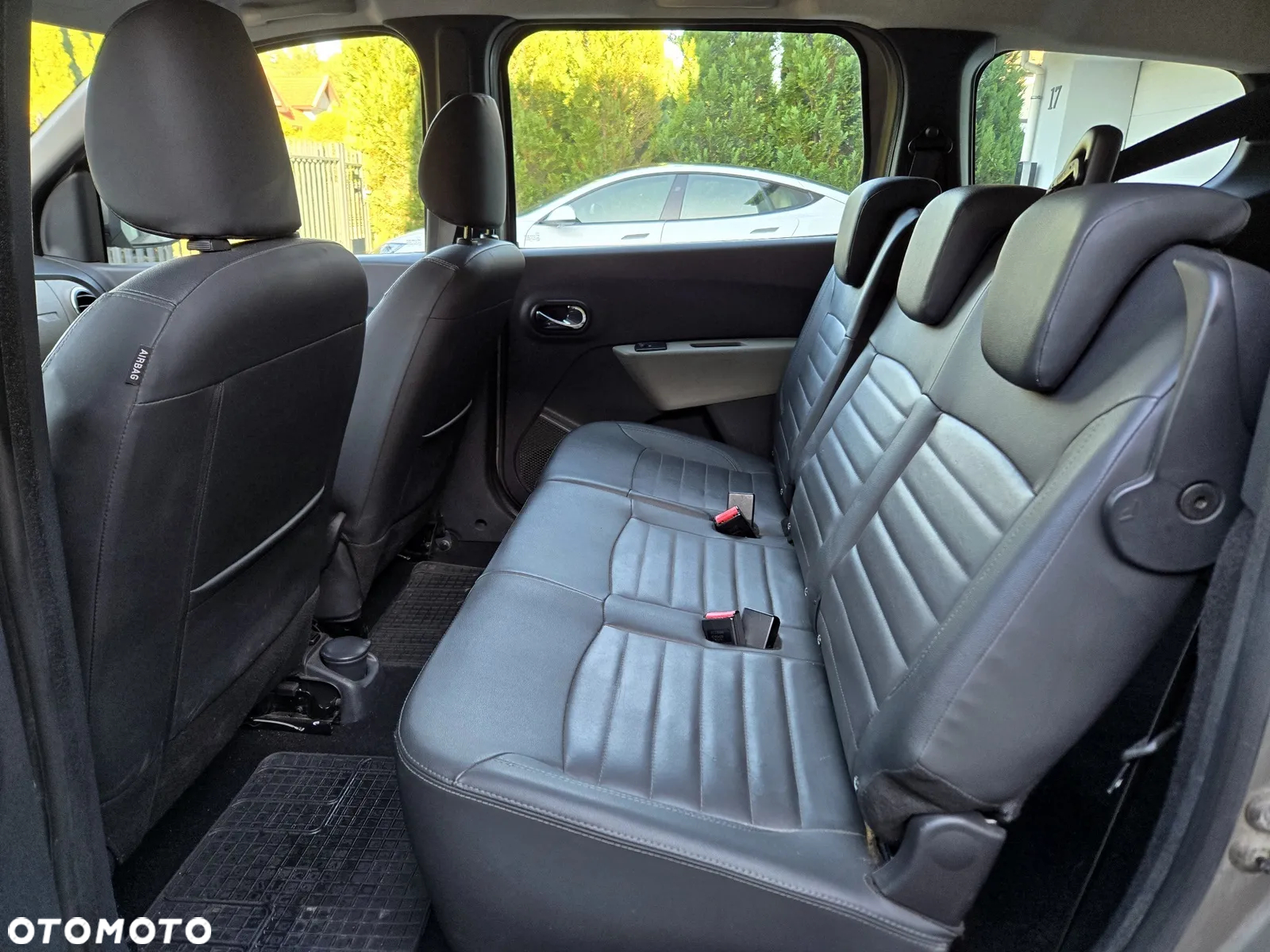 Dacia Lodgy 1.6 MPI 85 Laureate - 8