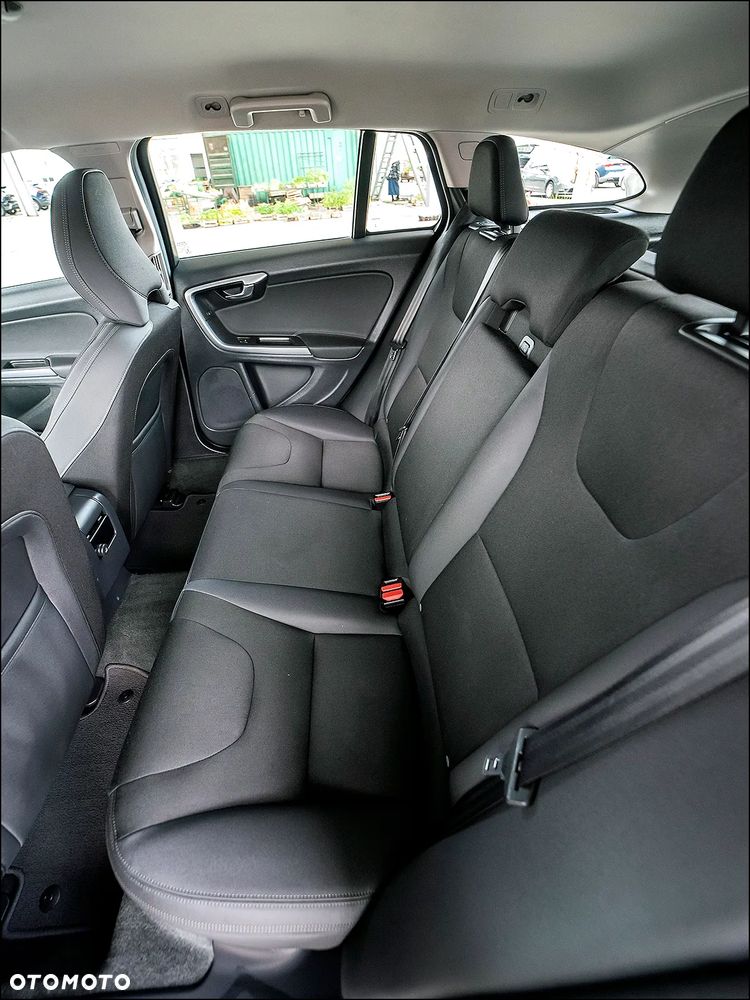 Volvo V60 D3 Geartronic Business Edition - 33