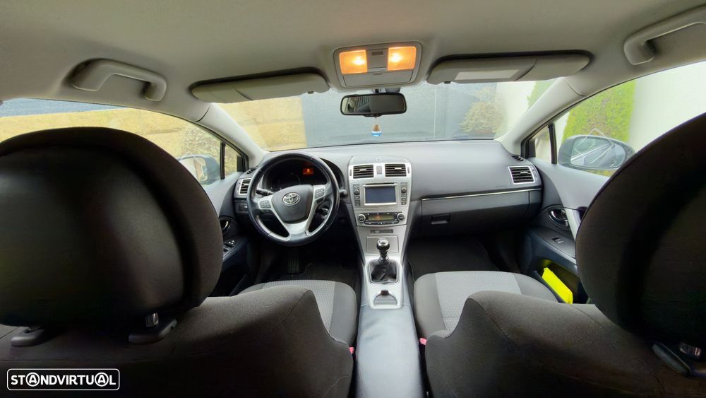 Toyota Avensis SW 2.0 D-4D - 9