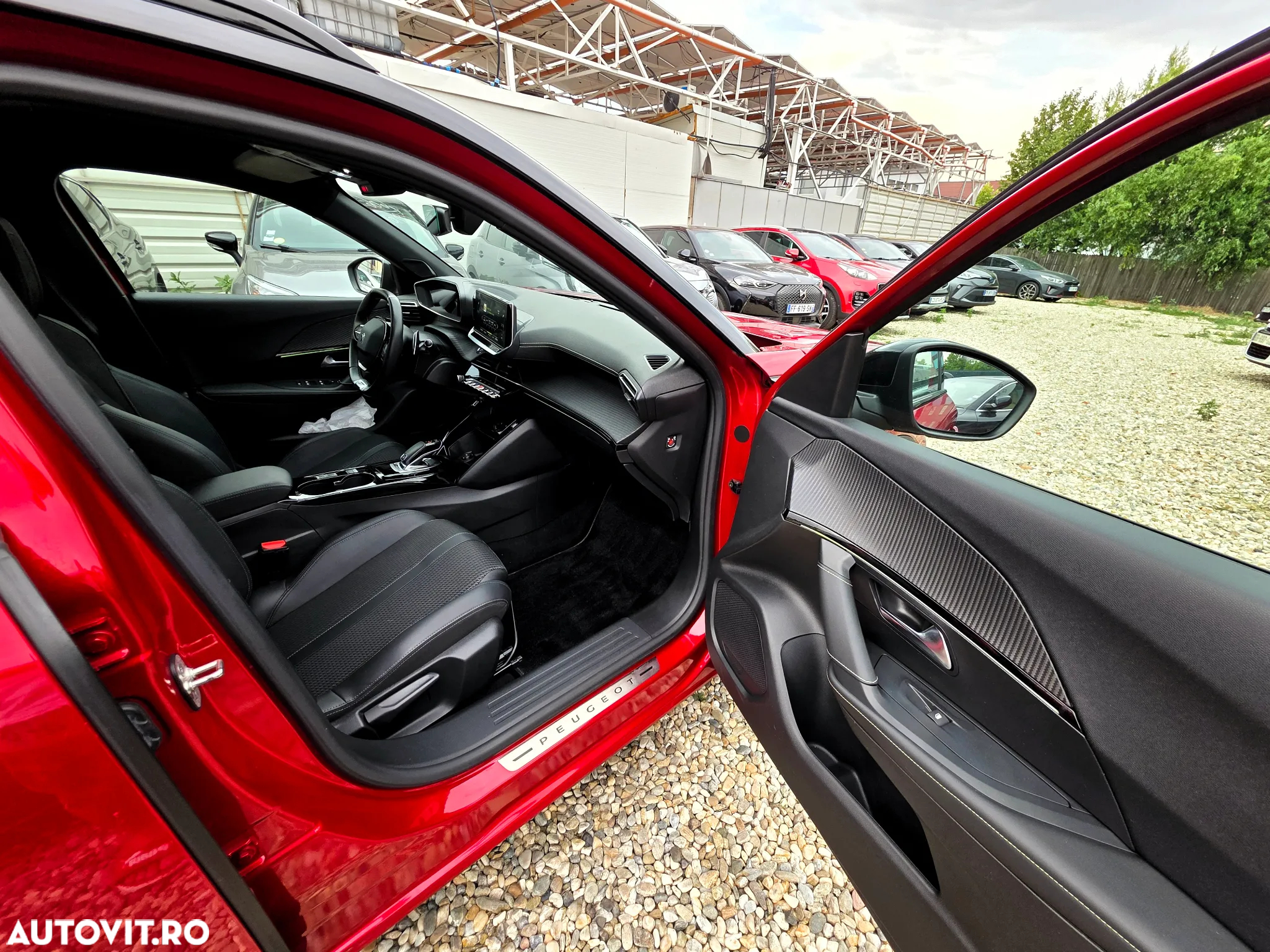 Peugeot 2008 1.2 L PureTech STT EAT8 GT Line - 13