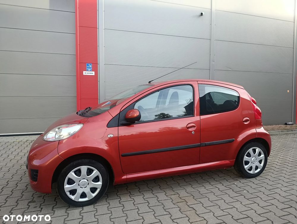 Peugeot 107 2010 photo 3