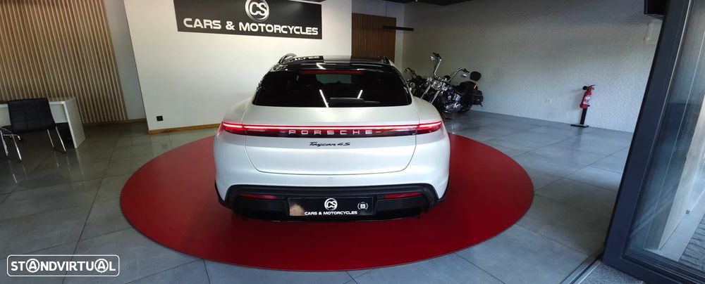 Porsche Taycan Cross Turismo 4S - 30