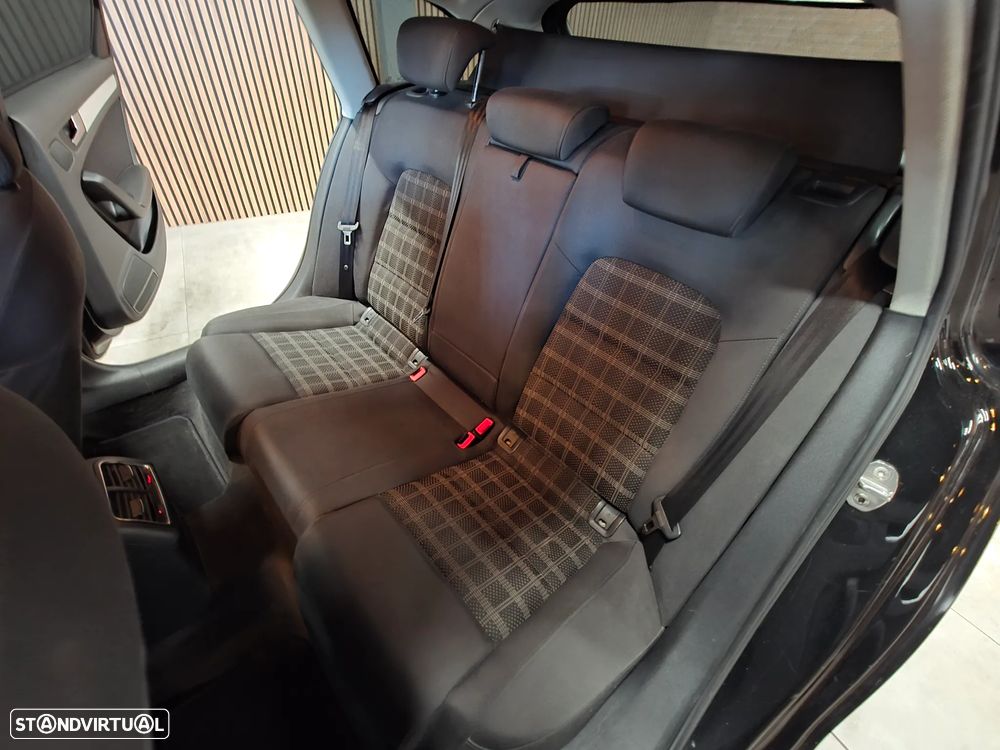 Audi A4 Avant 2.0 TDI Sport - 23