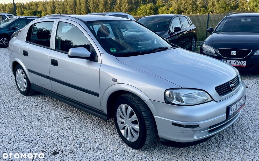 Opel Astra 1.6 GL - 21