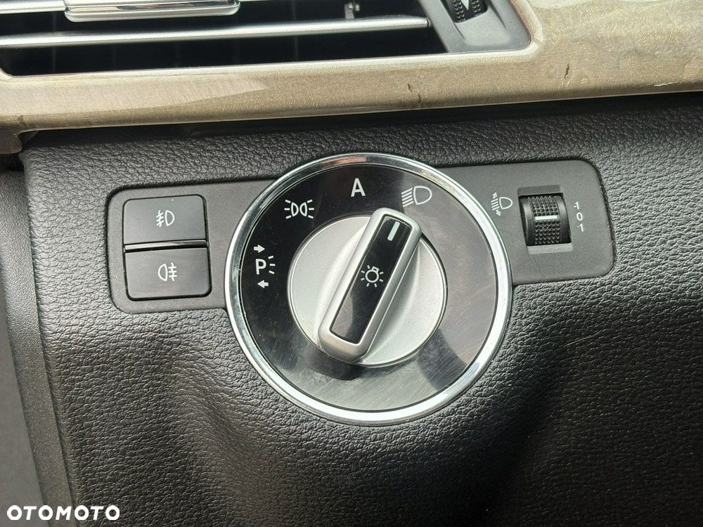 Mercedes-Benz Klasa E - 30