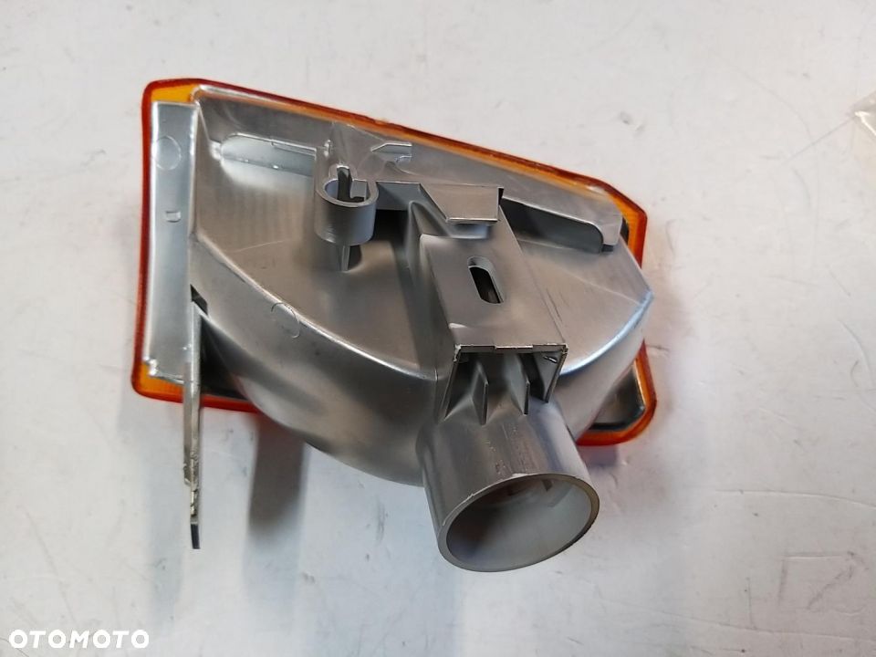 Migacz  KIERUNKOWSKAZ PEUGEOT 205 PRZÓD/PR pomarańczowy - 3