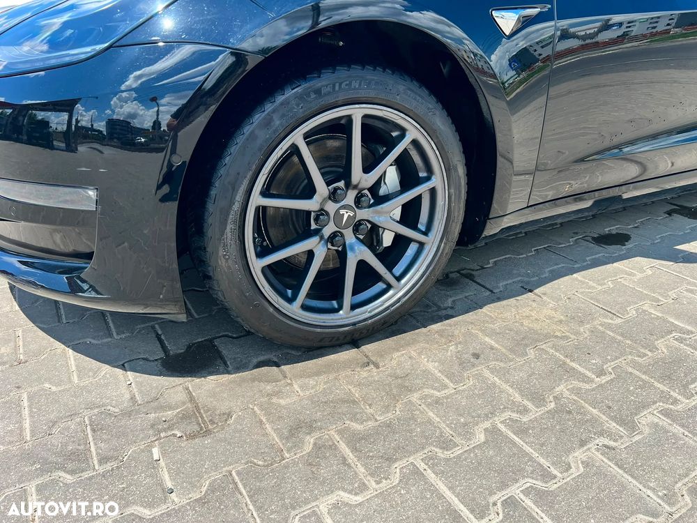 Tesla Model 3 - 2